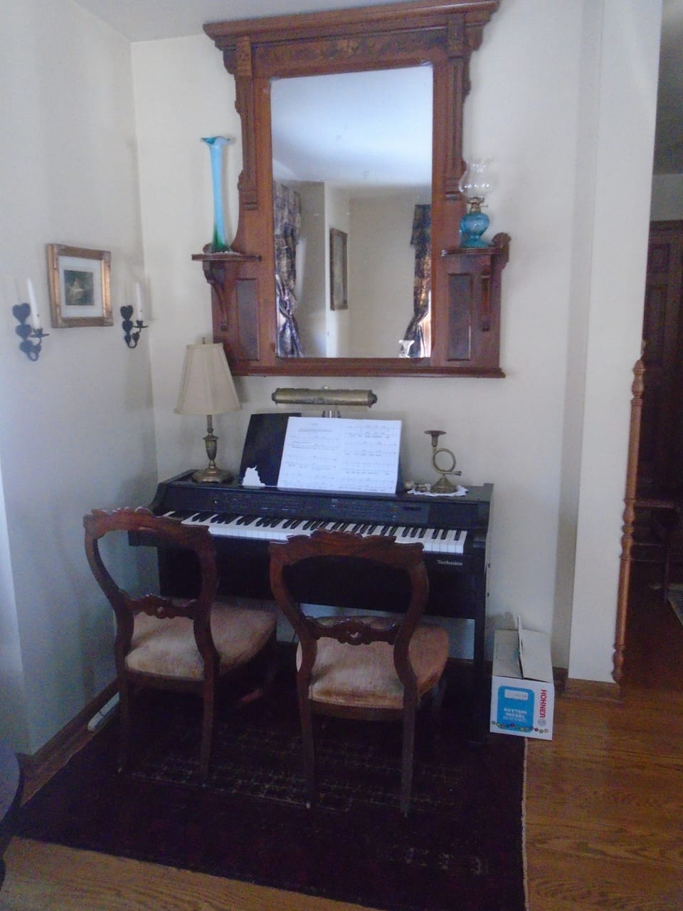 piano parlor room