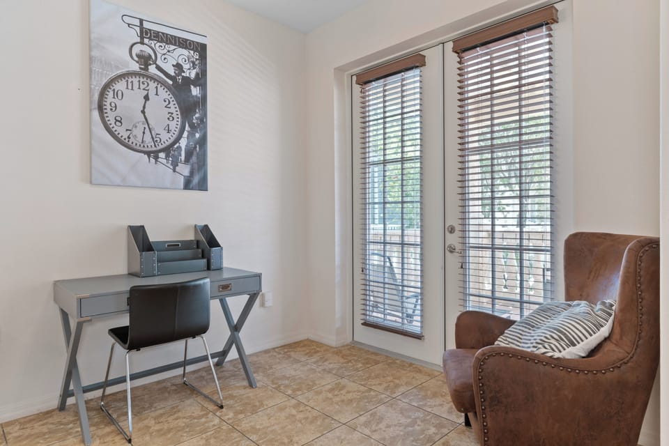 Office space next to entrance