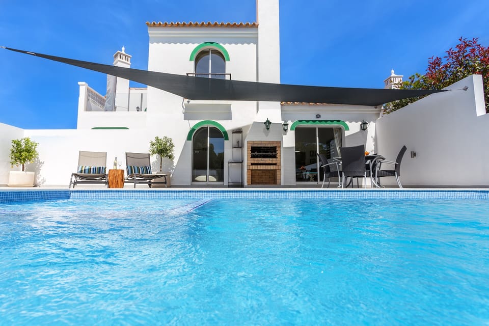 Newly refurbished outside area with heatable pool, bbq and nature reserve views
