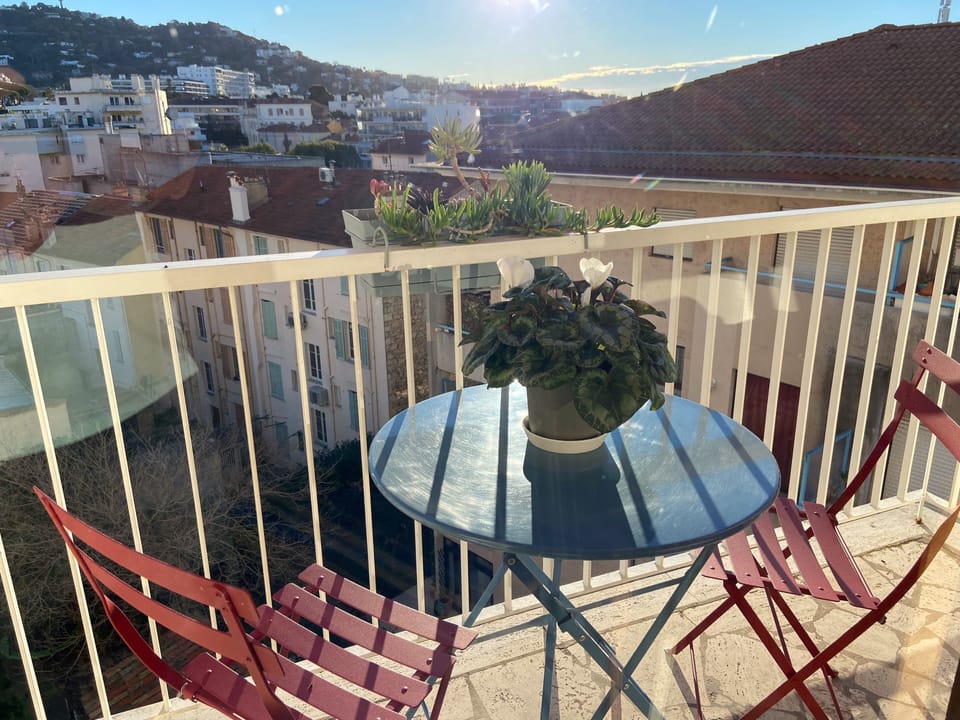 Bureau/Second Bedroom Balcony and View