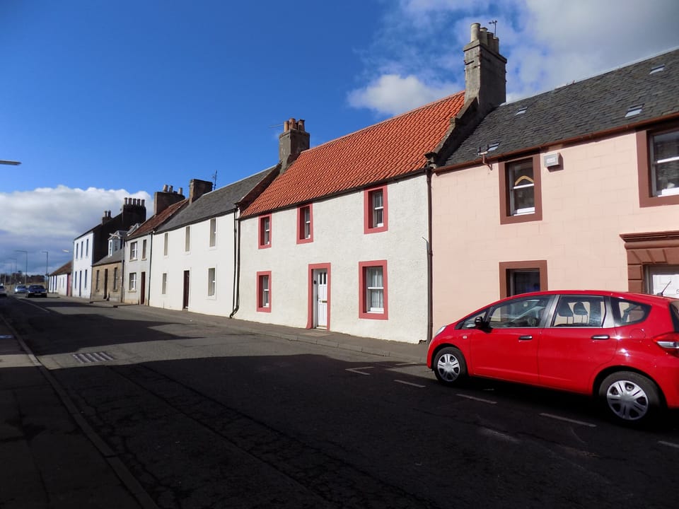 Pretty terraced cottages in Colinsburgh