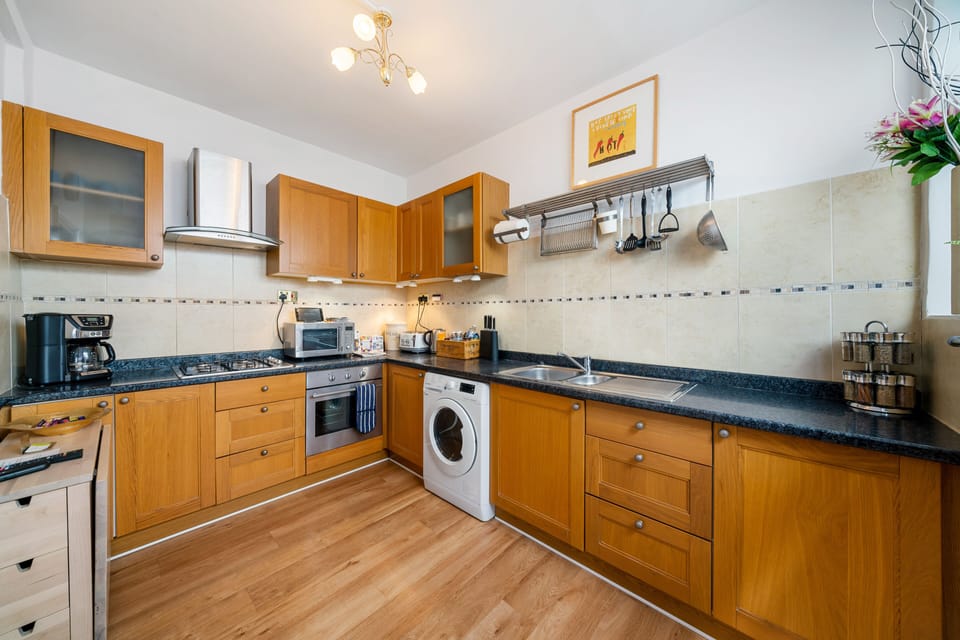 Spacious kitchen 