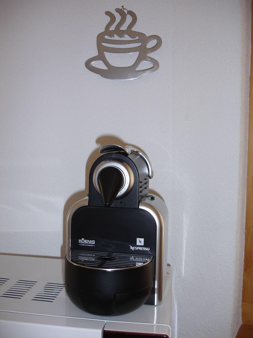 The apartment has a Nespresso machine. Some Capsules are offered as a welc. gift