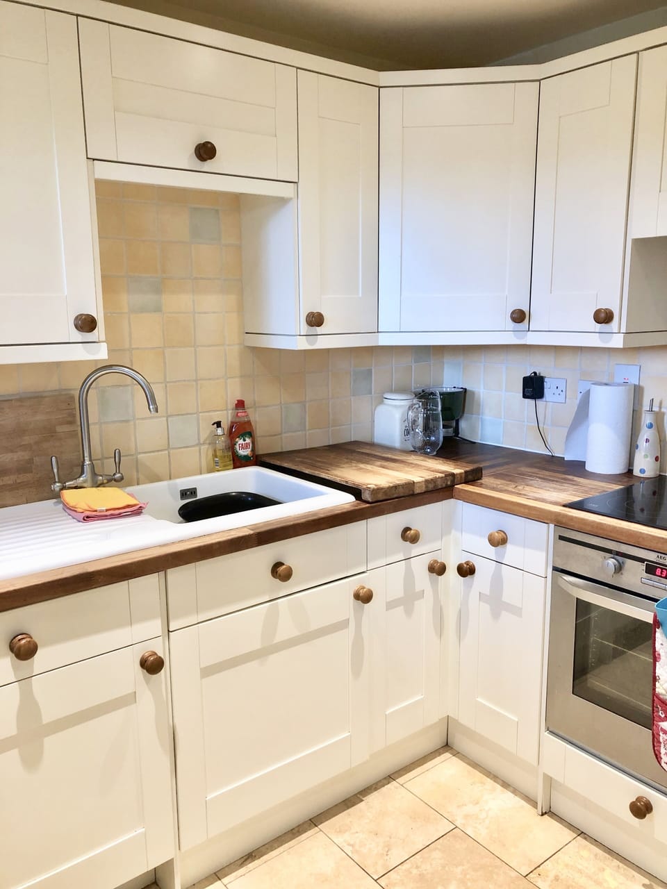 Fully fitted kitchen