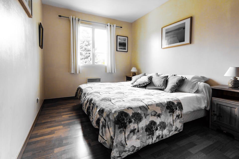 Bedroom 2 sleeps 2 either double or single configuration. On ground floor. 