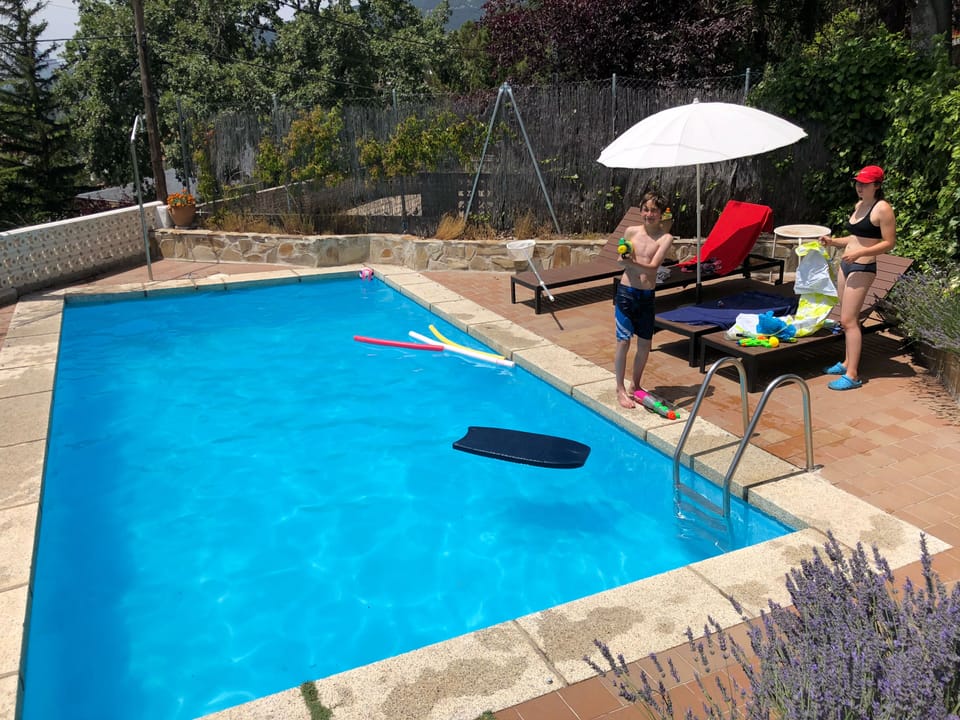  Pool: 4 m x 8 m