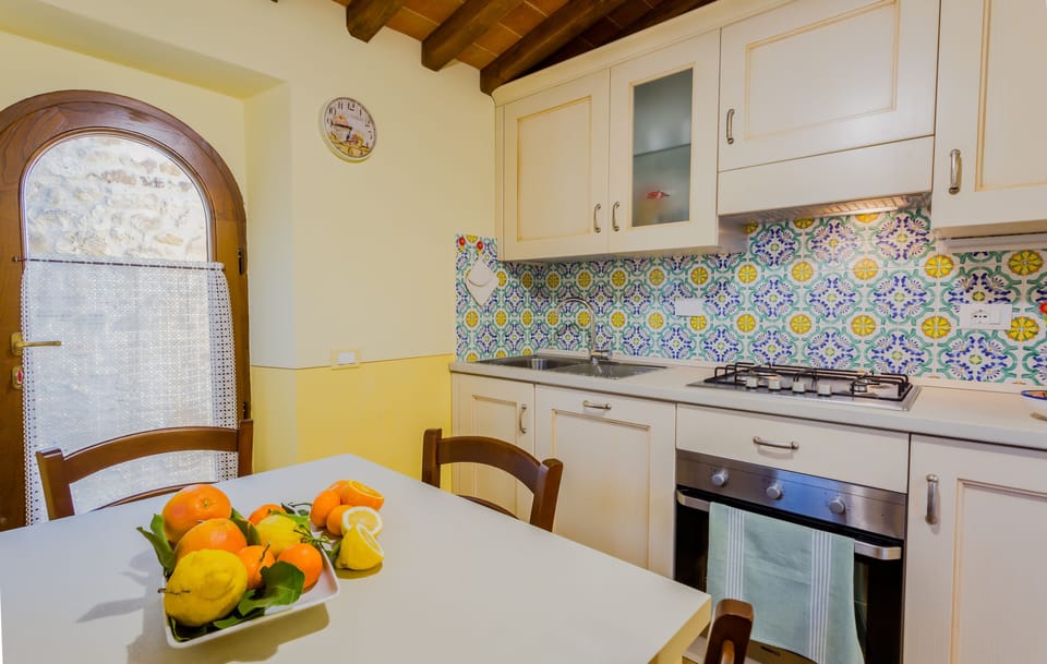 Olivo Cottage Kitchen
www.poderemonti.net