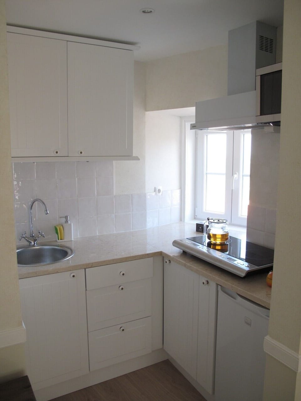 Well-equipped kitchenette
