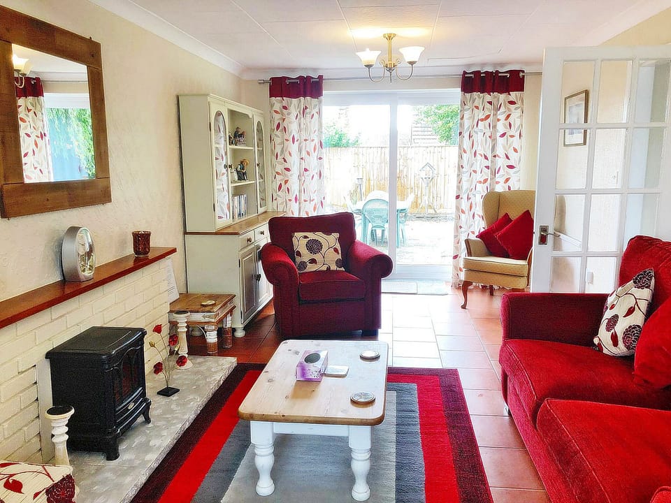 Plenty of space for everyone & can easily accommodate 1-5 guests