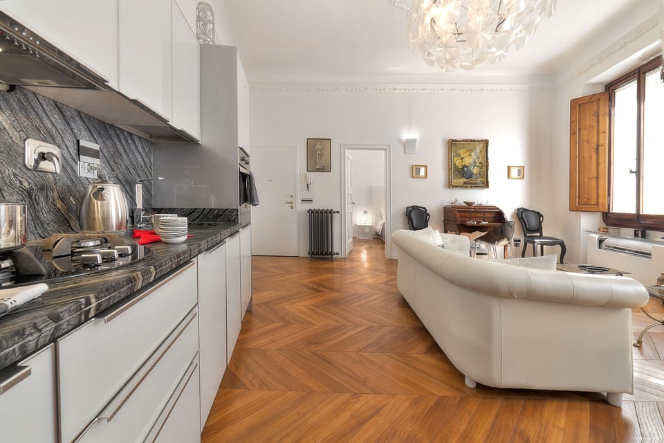 Elegant, modern and fully accessoried