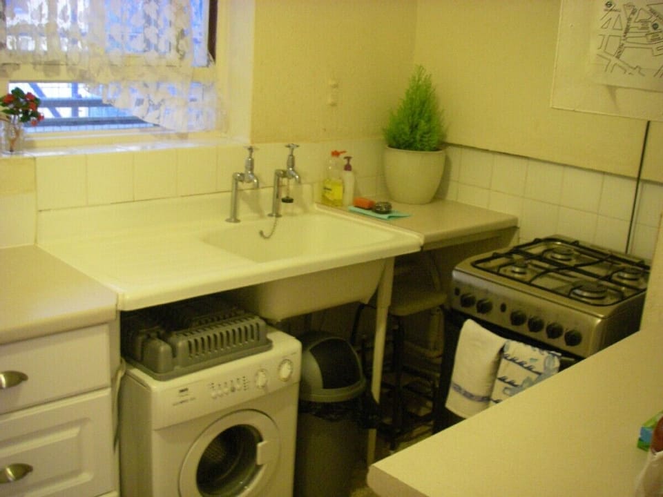 other end of kitchen
