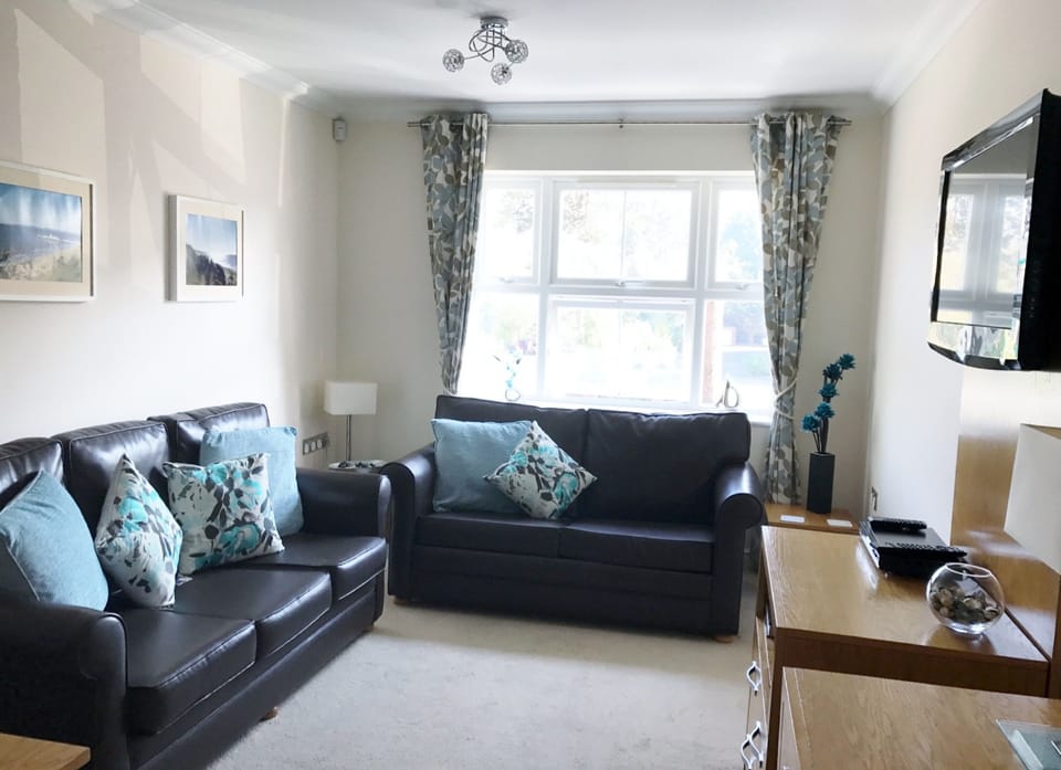 lounge area with free Wi-Fi