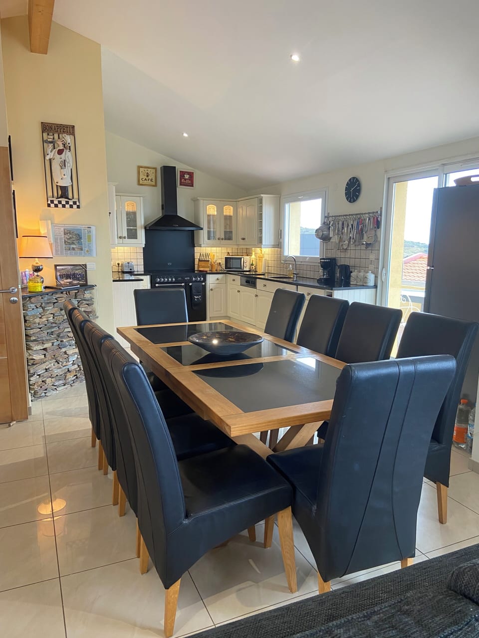 Dining room with comfortable seating for up to 10 people 