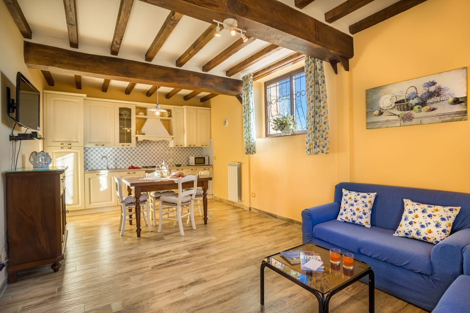 Cottage Noce kitchen 
Monti 1824 
www.monti1824.com