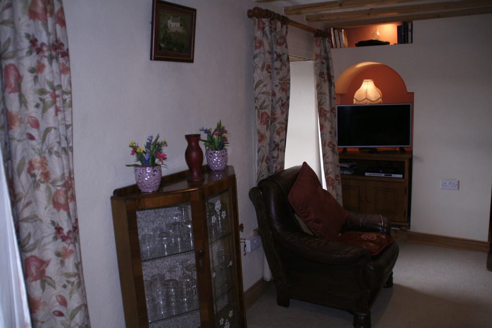 comfortable seating for 6 adults 