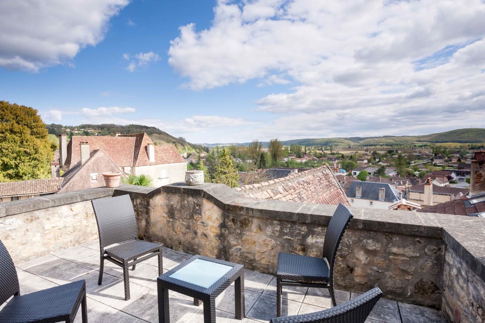 The third floor patio 