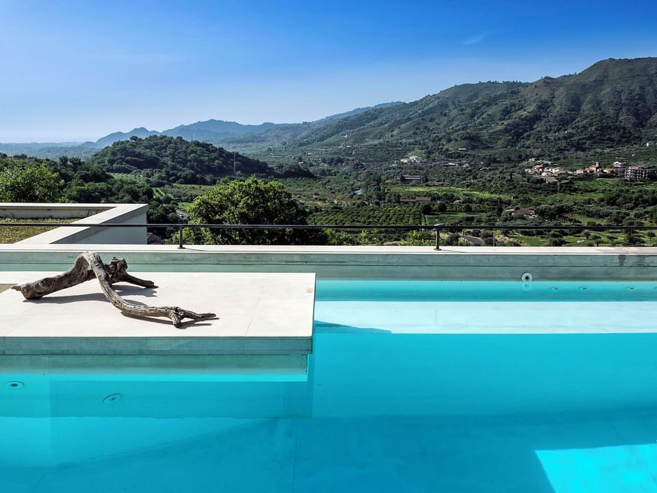Private panoramic pool