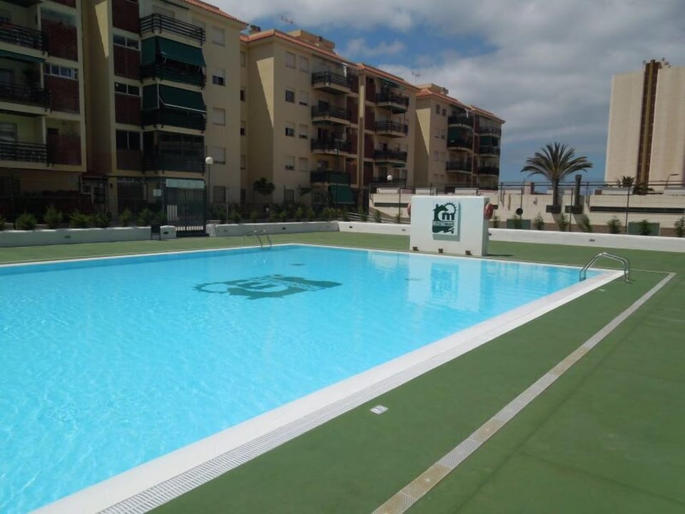 Swimming pool invites for having a bath in the sun
