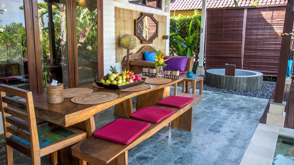 Dining Area - good for up to 6 people