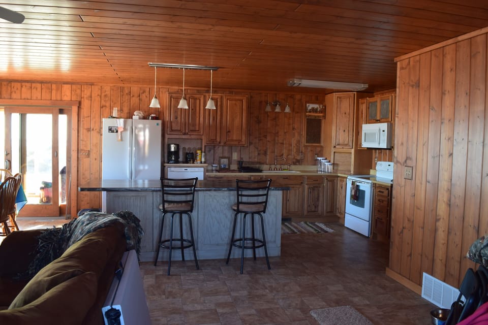 Open Kitchen with breakfast island