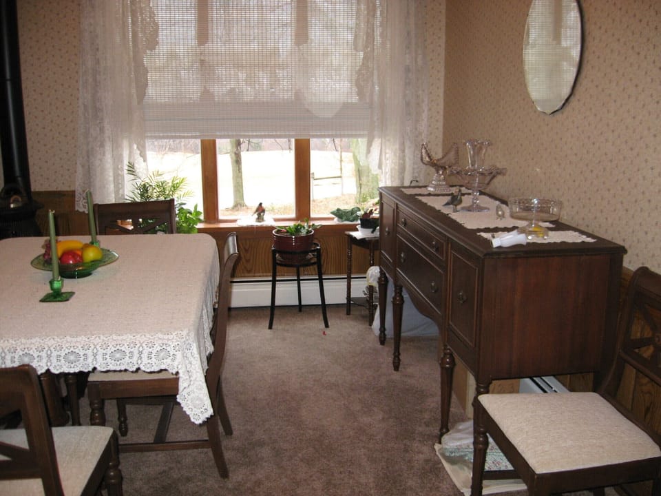 Dining Room with seating for 6