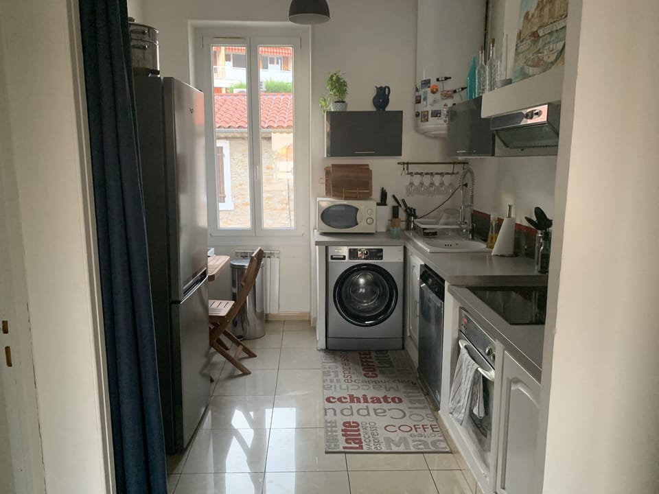 Kitchen-cuisine équipée