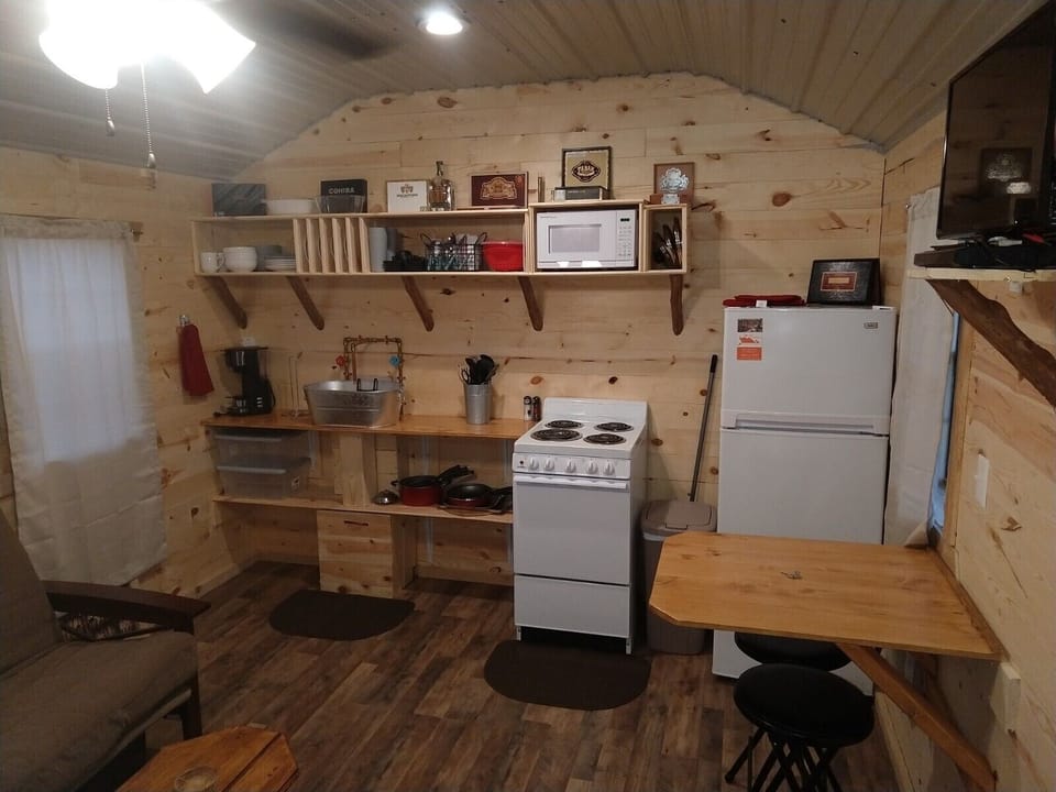 Full kitchen