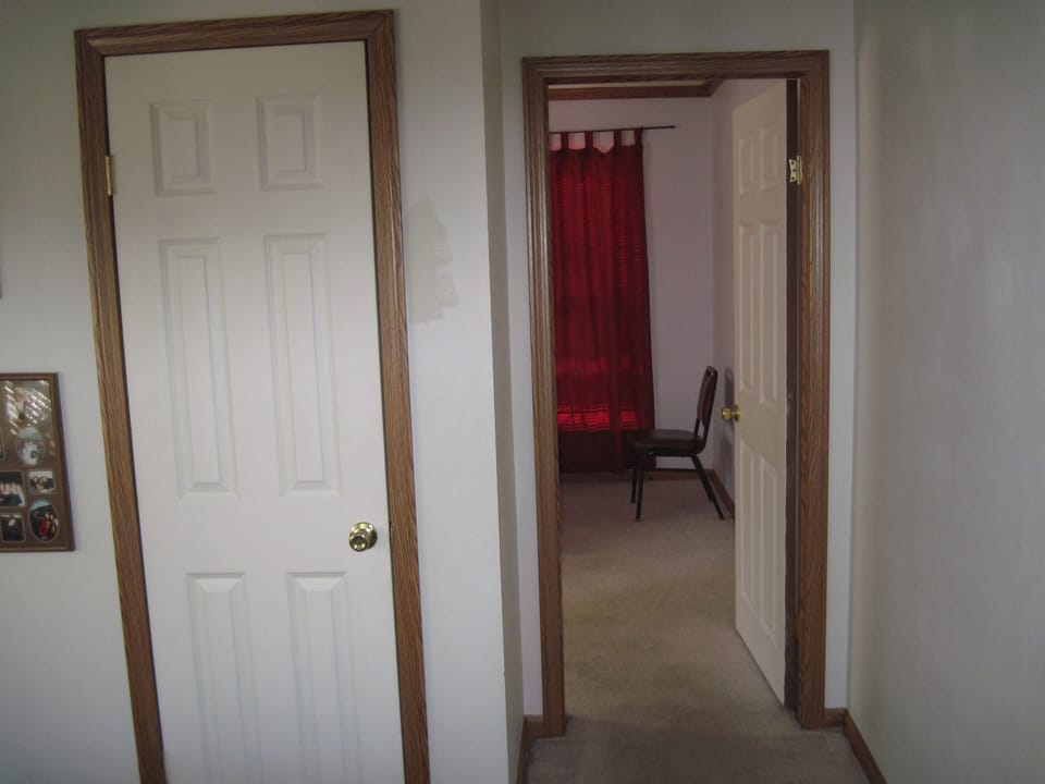 Walkway through bedroom 4 to bedroom 5