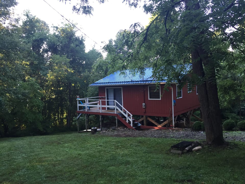 Cozy Cabin at 3400' near the Blue Ridge Parkway and Mt Pisgah