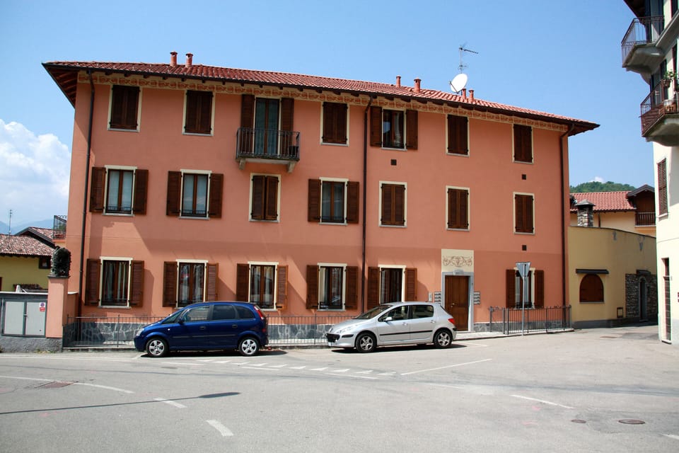 Outside of building with parking - not allocated