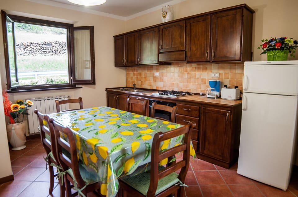 Kitchen classic Tuscan style with everything you need