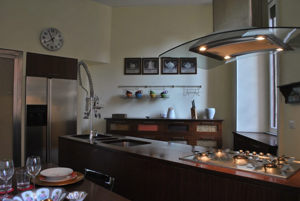 American kitchen, fully equipped.