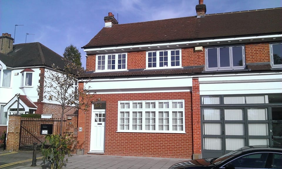 The street view - The house is similar a grand stately home Yes? Don't judge the book by the cover