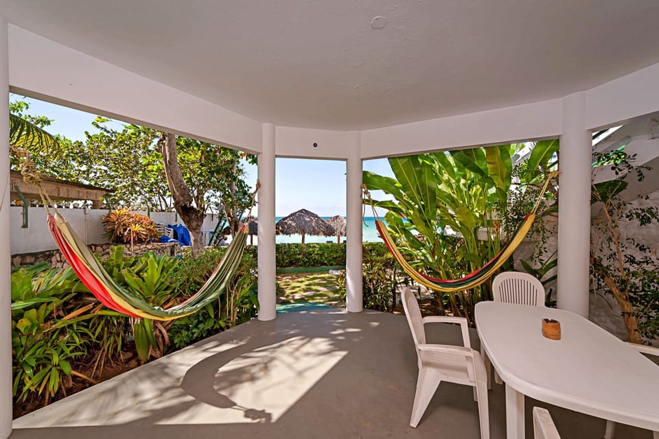 Lower Beach House Condo - Patio