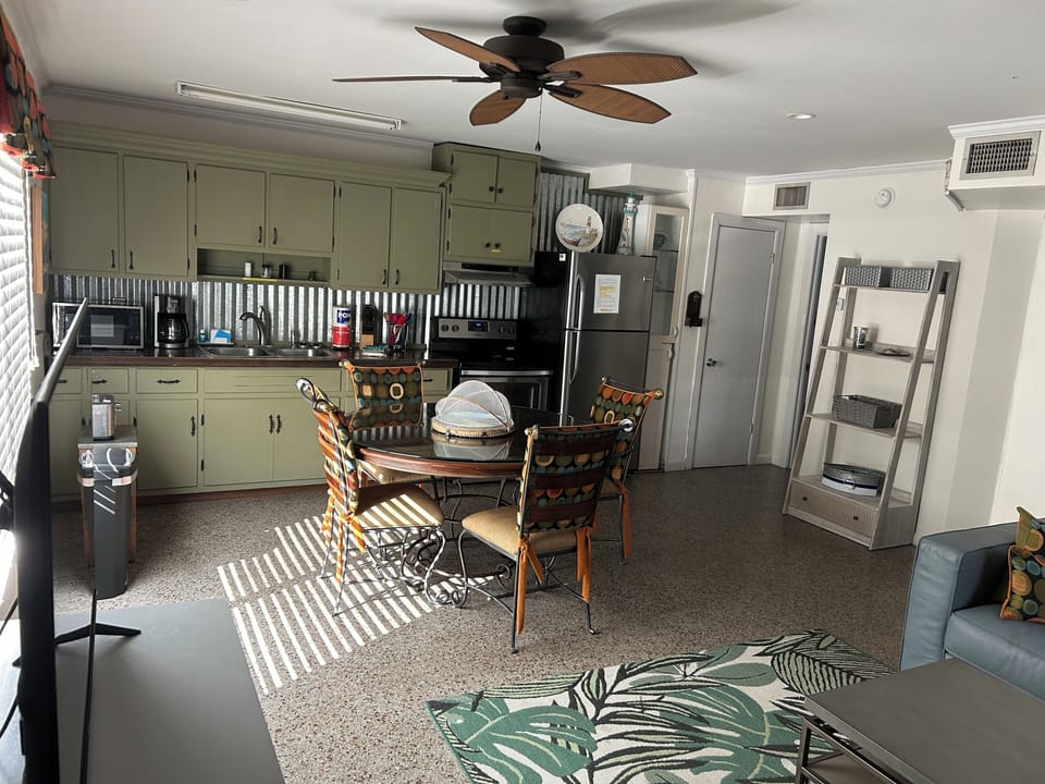 Dining room kitchen