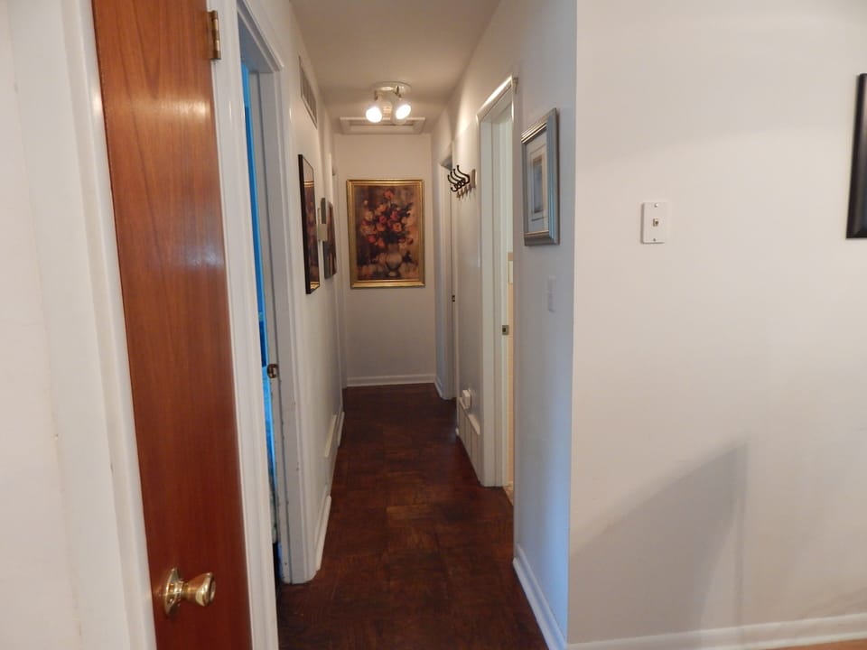 Hallway to bedrooms