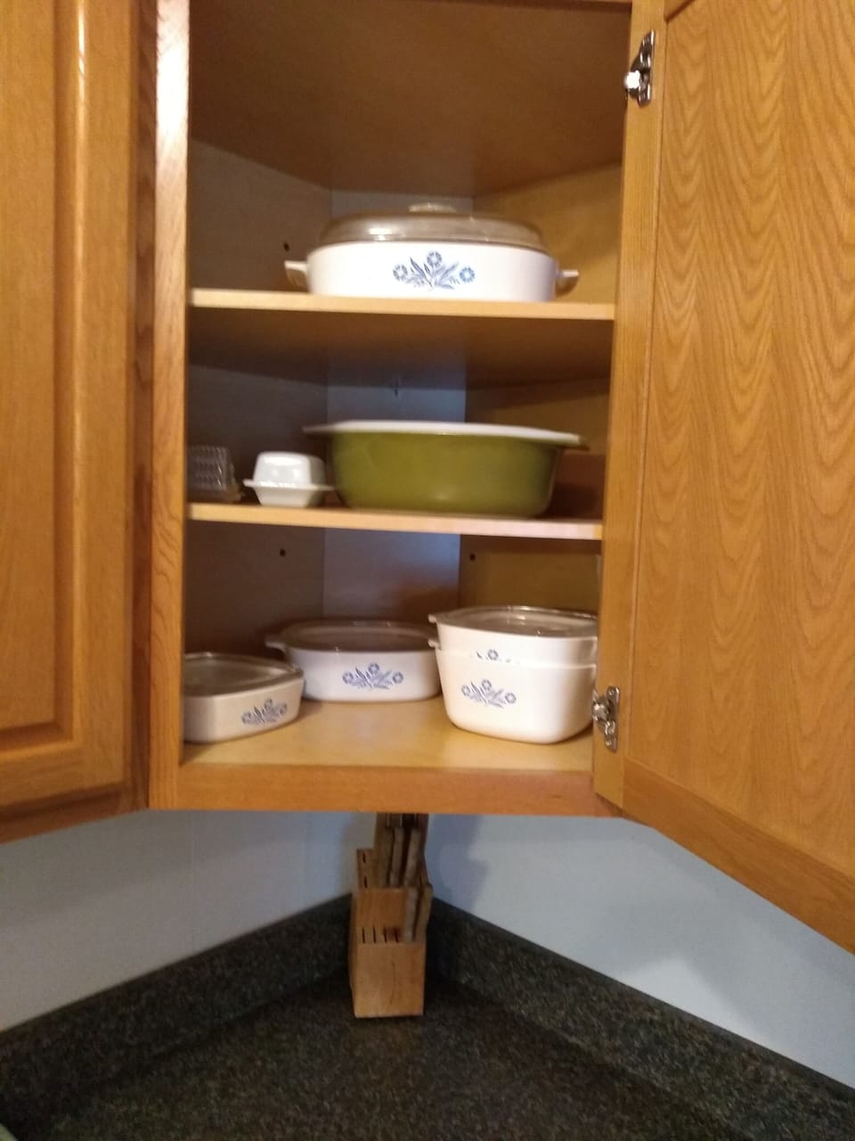 Well supplied with kitchen items