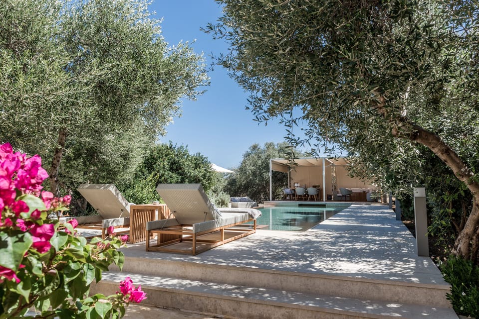 Swimming Pool , Dining and Lounge area,,