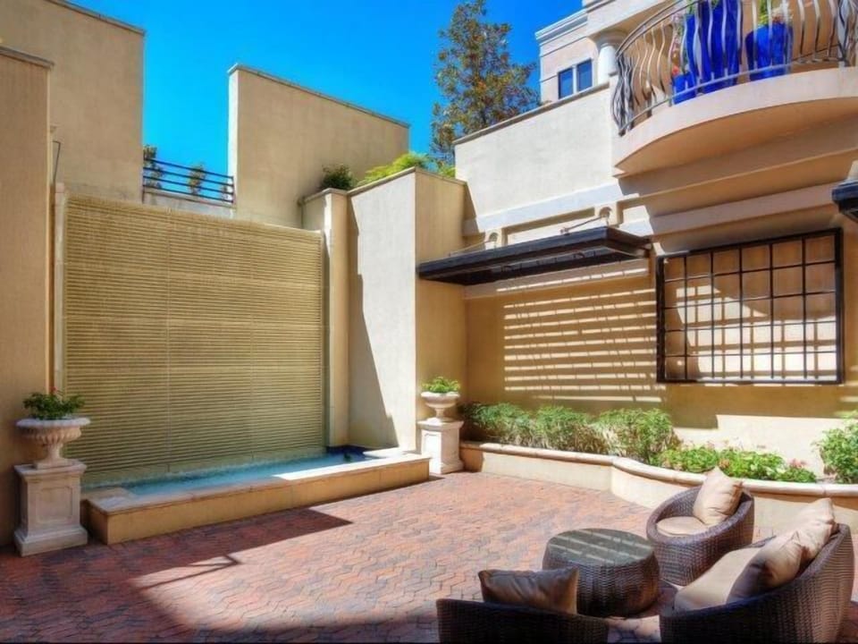 resident courtyard 