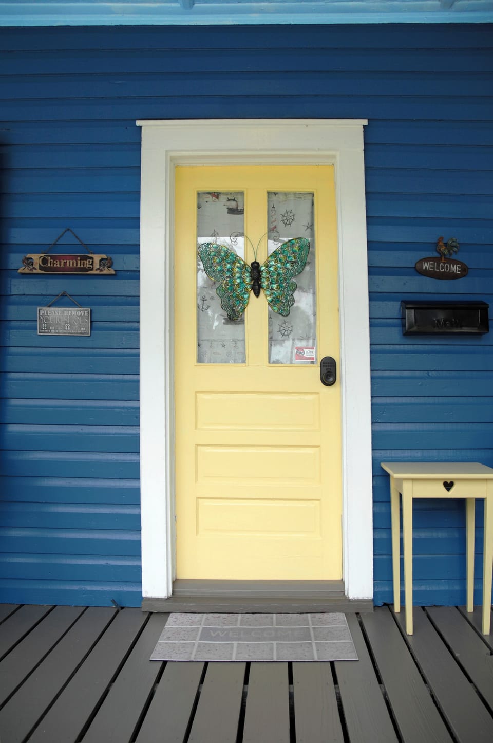 Charming Unit Entrance
