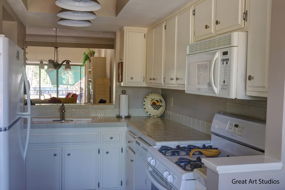 Kitchen facing South