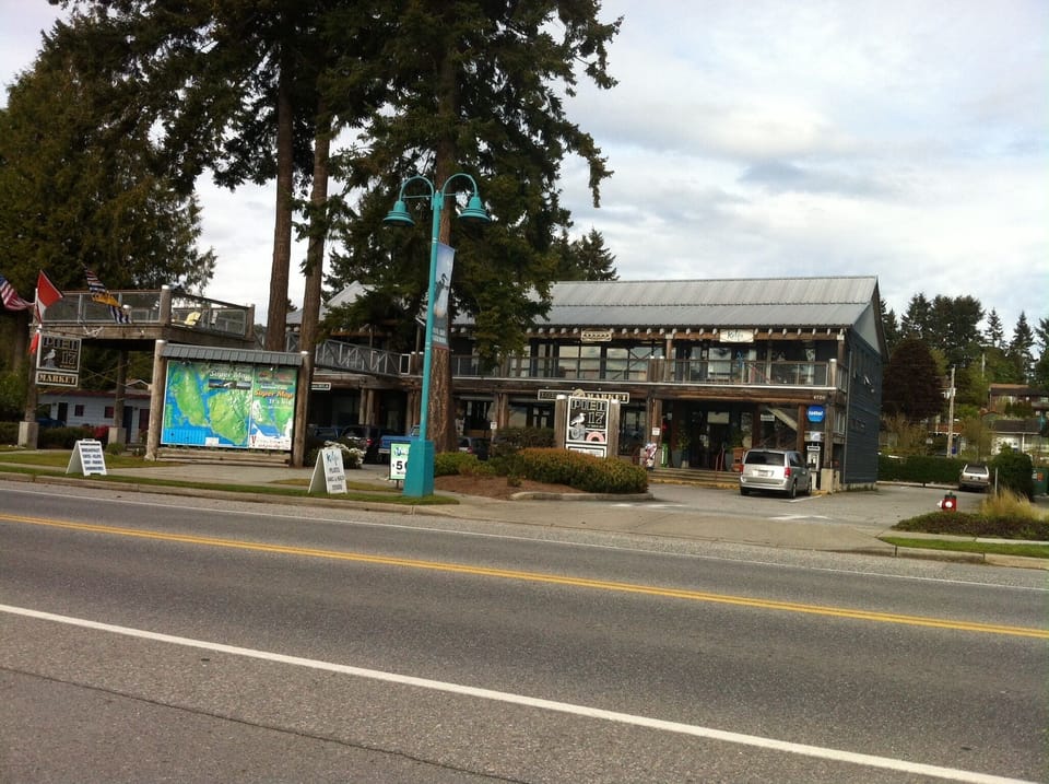 Pier 17 in Davis Bay