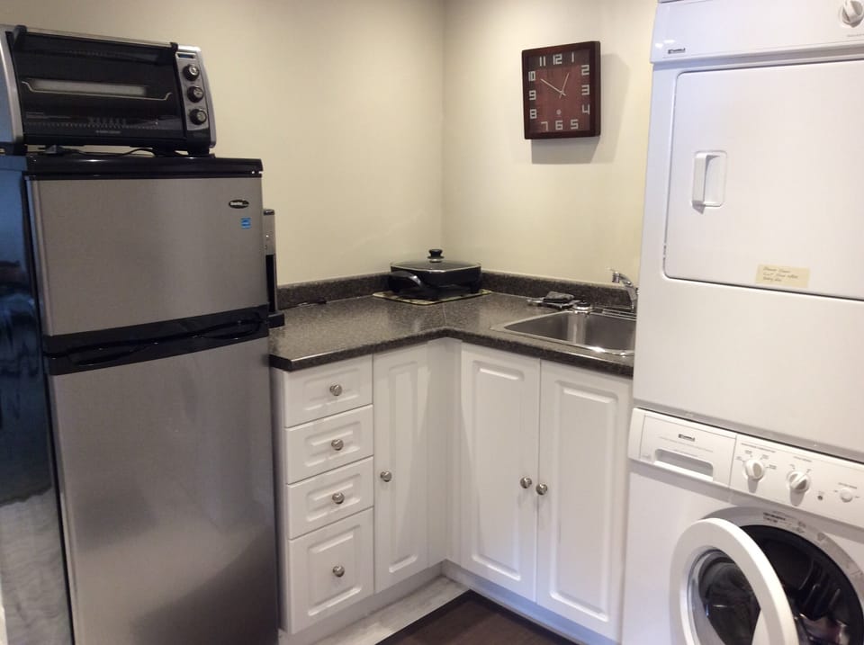 Kitchenette/laundry 