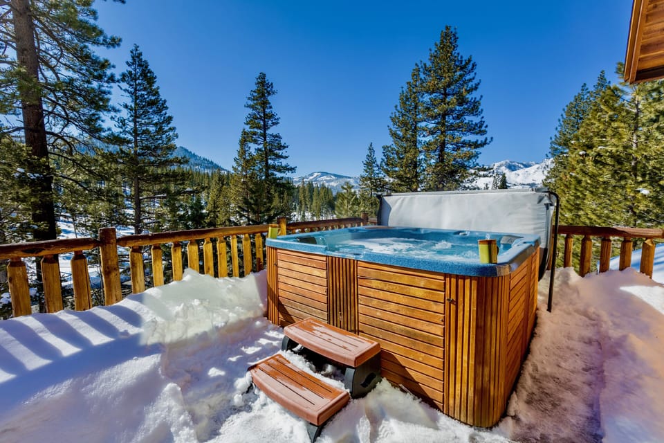6 person hot tub, and panoramic mountain views from upper deck, located off Grea