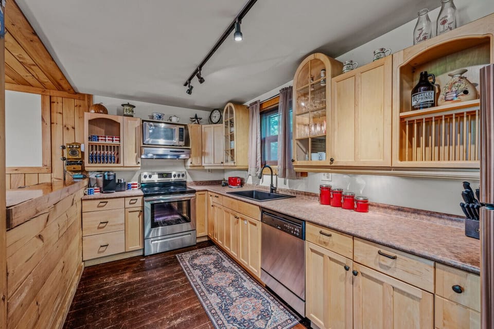 Dishwasher, Electric Range, Microwave, and more!