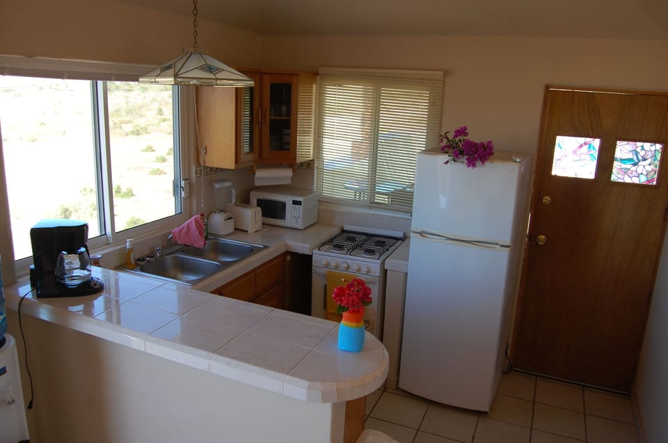 Fully kitchen with all appliances and utensils!
