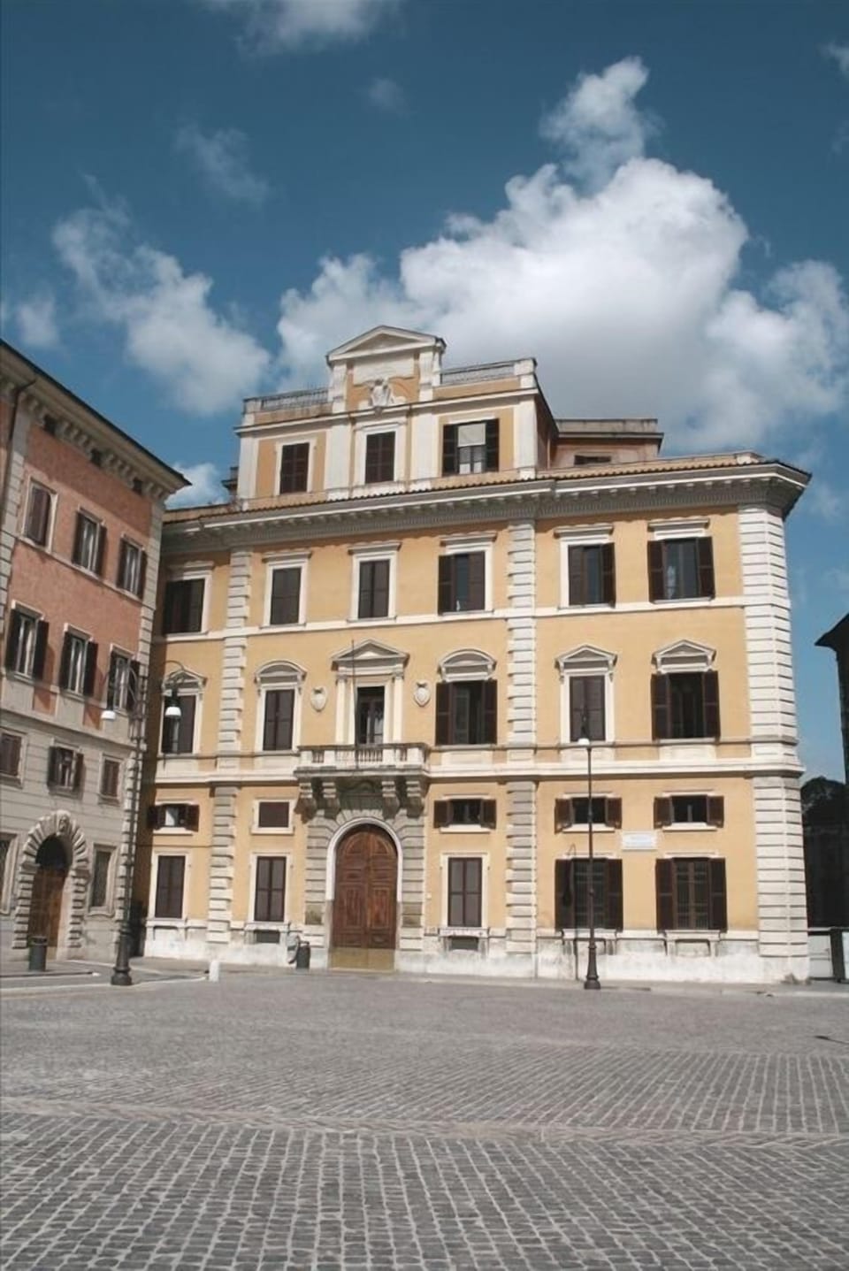 Piazza Borghese at 50 mts. from the flat