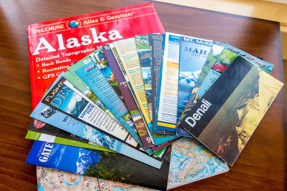 Many brochures and maps to plan your adventures!
