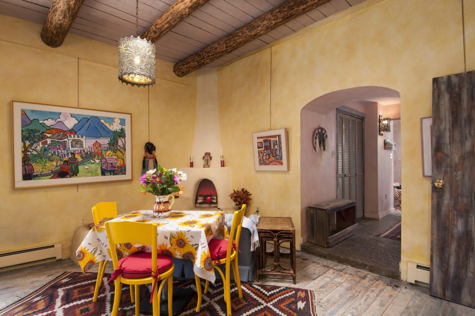 Breakfast nook 