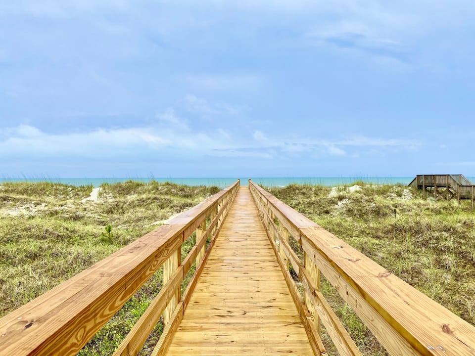 Private walkway